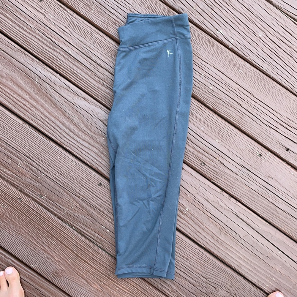 Grey crop leggings